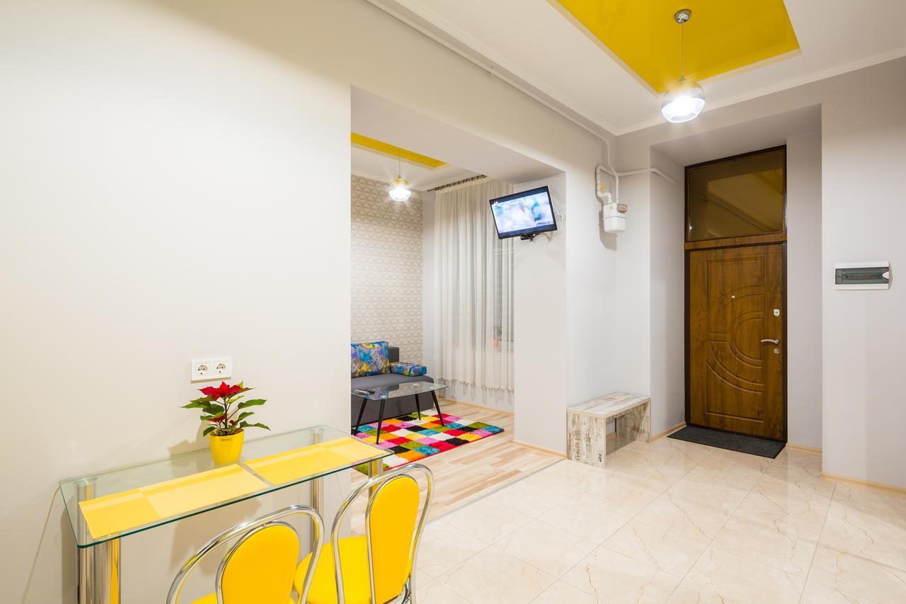 Apartment On Pekarska Street Зі Світлом! Λβιβ Εξωτερικό φωτογραφία