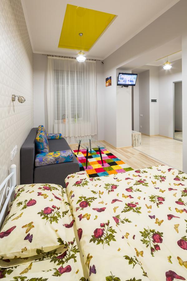 Apartment On Pekarska Street Зі Світлом! Λβιβ Εξωτερικό φωτογραφία