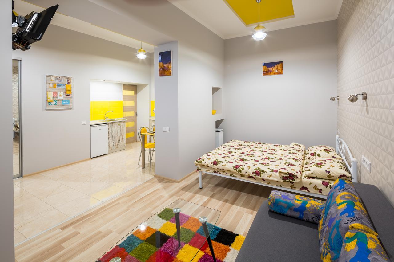 Apartment On Pekarska Street Зі Світлом! Λβιβ Εξωτερικό φωτογραφία